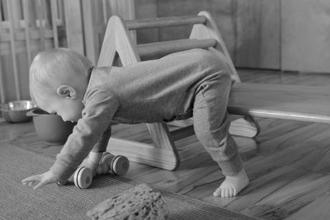 Escoger la ropa apropiada para nuestro hijo es conductivo para la libertad de movimiento